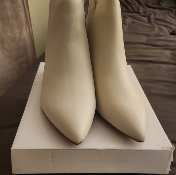 Bone white alfani booties - Picture 2 of 9